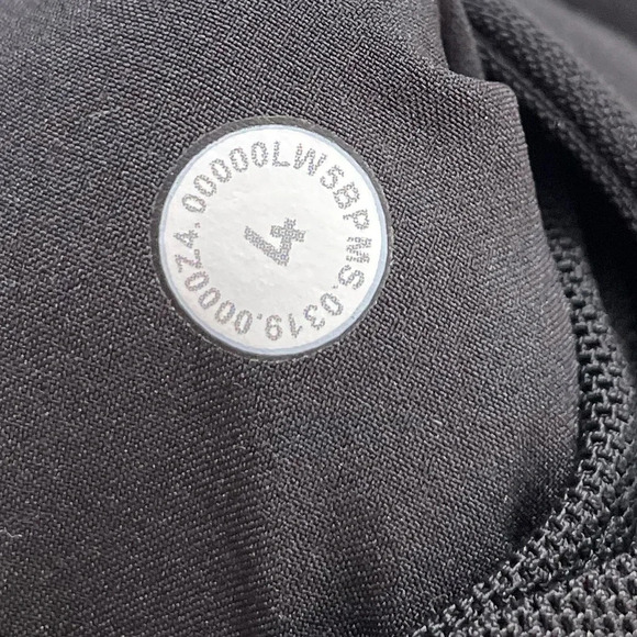 Lululemon On the Fly 7/8 Black Woven Pants Size 4 Office Casual Travel 27" - Picture 2 of 16